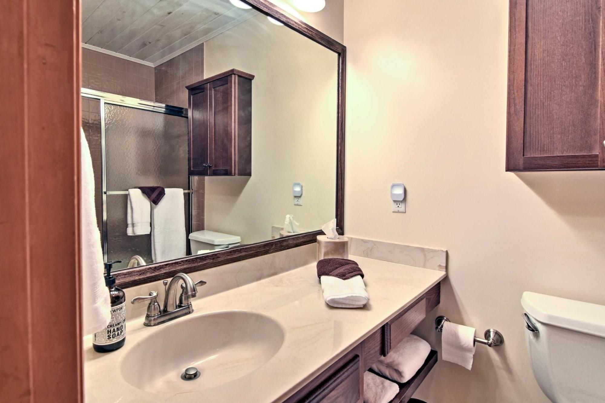 Beech Mountain Condo With Balcony, Walk To Resort! Экстерьер фото